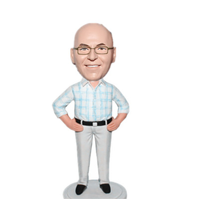 Jefe Bobble Head Hombre con camisa a cuadros con las manos en la cintura